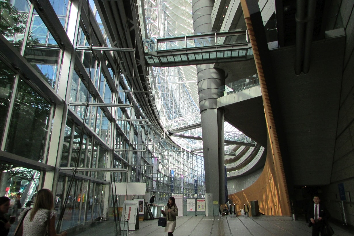 Tokyo International Forum Marunouchi Chiyoda-ku escalator internal view